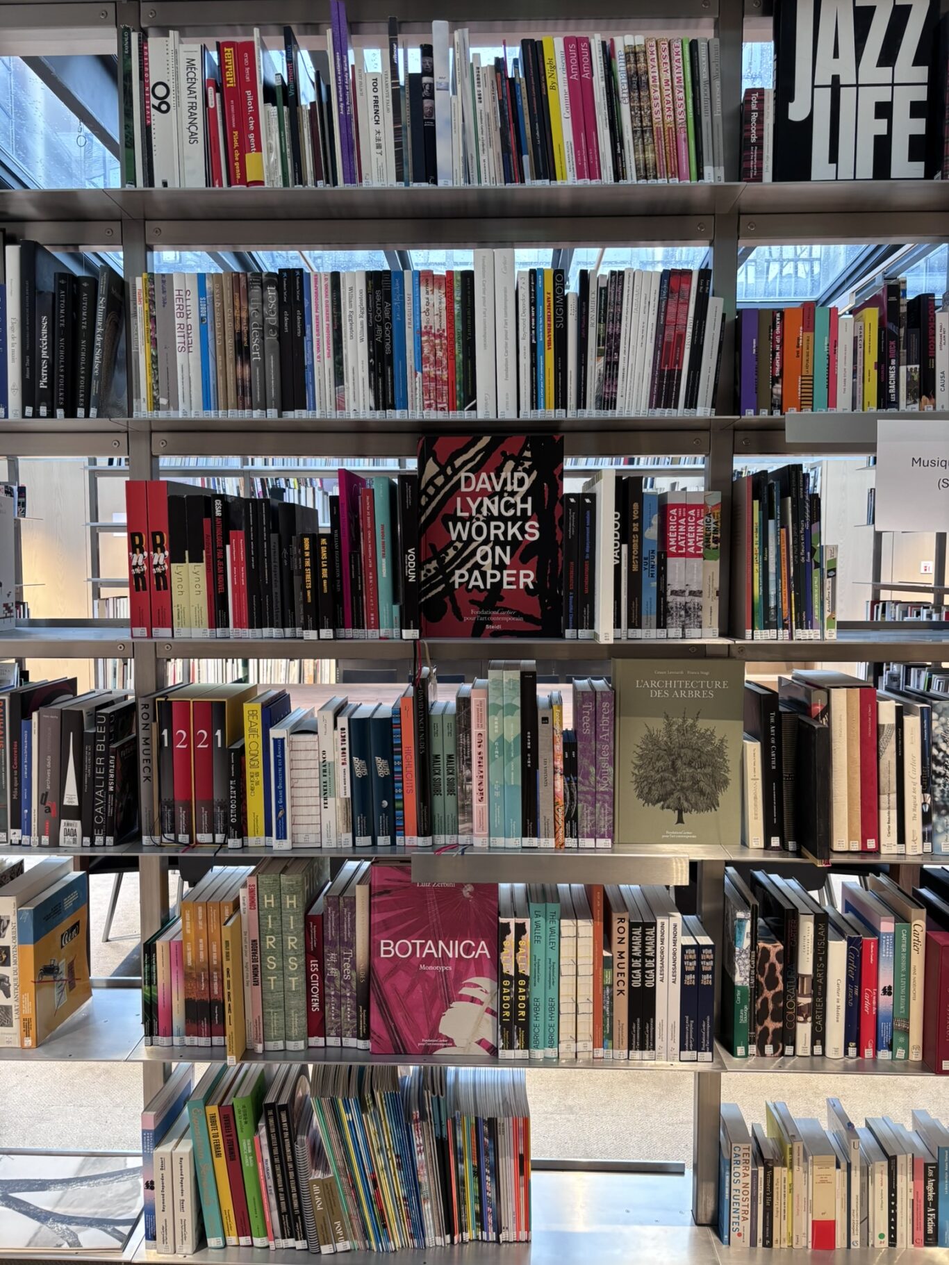 Aperçu de la nouvelle bibliothèque de la Fondation Cartier, place du Palais-Royal